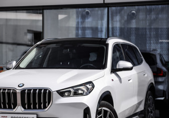 Подержанный автомобиль BMW X1 2024 года (2 фото)