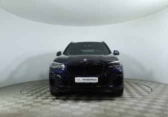 Подержанный автомобиль BMW X5 2022 года (2 фото)