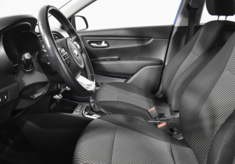 Подержанный автомобиль Kia Rio Sedan 2019 года (10 фото)