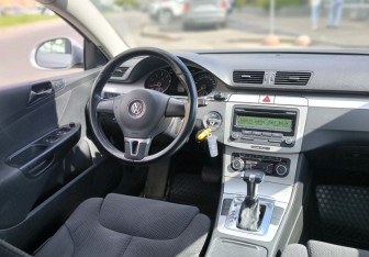 Подержанный автомобиль Volkswagen Passat Sedan 2010 года (10 фото)