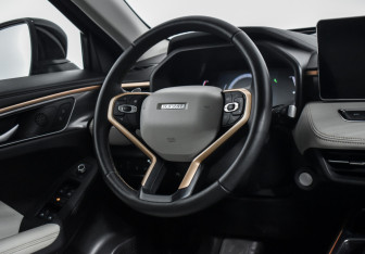 Подержанный автомобиль Haval Jolion 2023 года (15 фото)
