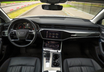 Подержанный автомобиль Audi A6 Sedan 2019 года (11 фото)