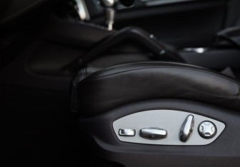 Подержанный автомобиль Porsche Cayenne 2015 года (23 фото)