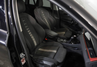 Подержанный автомобиль BMW X1 2017 года (27 фото)