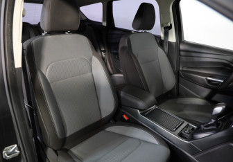 Подержанный автомобиль Ford Kuga 2017 года (19 фото)