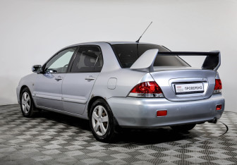 Подержанный автомобиль Mitsubishi Lancer Sedan 2006 года (7 фото)