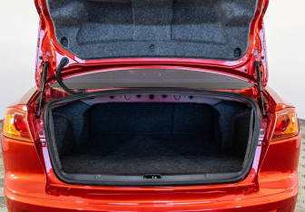 Подержанный автомобиль Mitsubishi Lancer Sedan 2008 года (19 фото)