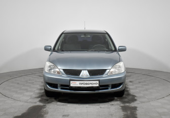 Подержанный автомобиль Mitsubishi Lancer Sedan 2006 года (2 фото)