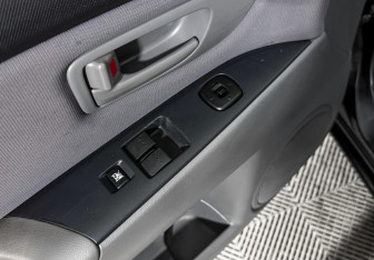 Подержанный автомобиль Mazda 3 Sedan 2008 года (10 фото)