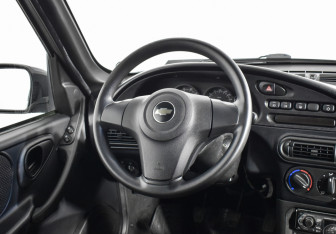 Подержанный автомобиль Chevrolet Niva 2017 года (15 фото)