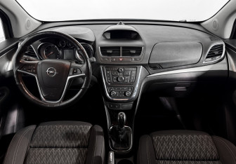 Подержанный автомобиль Opel Mokka 2013 года (14 фото)