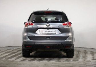 Подержанный автомобиль Nissan X-Trail 2017 года (6 фото)