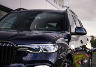 Подержанный автомобиль BMW X7 2019 года (2 фото)