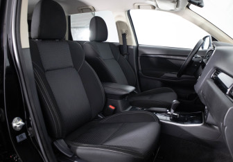 Подержанный автомобиль Mitsubishi Outlander 2019 года (18 фото)