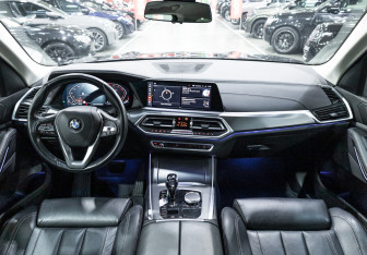 Подержанный автомобиль BMW X5 2019 года (18 фото)