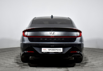 Подержанный автомобиль Hyundai Sonata 2021 года (6 фото)