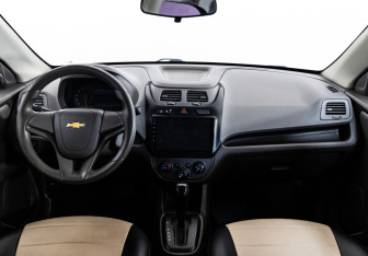 Подержанный автомобиль Chevrolet Cobalt Sedan 2014 года (10 фото)