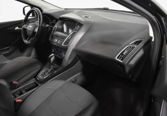 Подержанный автомобиль Ford Focus Sedan 2017 года (12 фото)