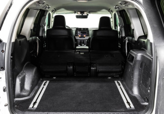 Подержанный автомобиль Toyota Land Cruiser Prado 2021 года (35 фото)