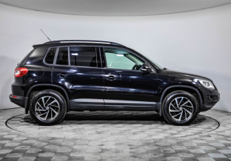 Подержанный автомобиль Volkswagen Tiguan 2010 года (5 фото)