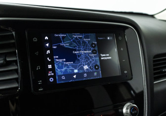 Подержанный автомобиль Mitsubishi Outlander 2020 года (16 фото)