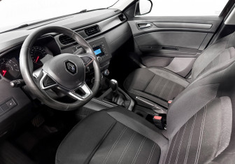 Подержанный автомобиль Renault Arkana 2019 года (9 фото)