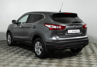 Подержанный автомобиль Nissan Qashqai 2016 года (7 фото)