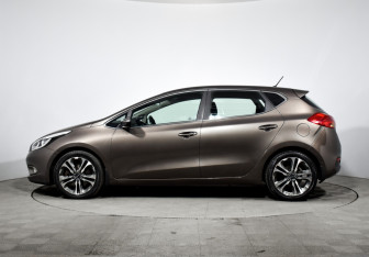 Подержанный автомобиль Kia Ceed Hatchback 2013 года (8 фото)