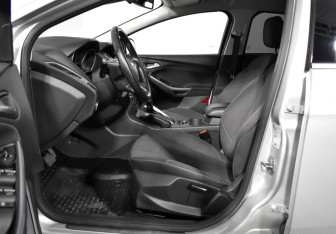 Подержанный автомобиль Ford Focus Hatchback 2013 года (11 фото)
