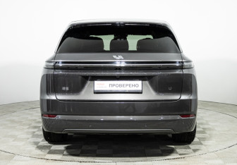 Подержанный автомобиль LiXiang L7 2024 года (6 фото)