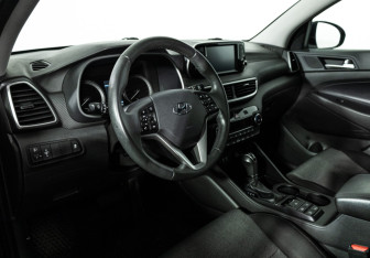 Подержанный автомобиль Hyundai Tucson 2019 года (11 фото)