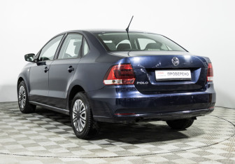 Подержанный автомобиль Volkswagen Polo Sedan 2015 года (7 фото)
