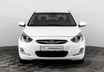 Подержанный автомобиль Hyundai Solaris Sedan 2012 года (2 фото)