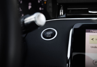 Подержанный автомобиль Land Rover Range Rover Evoque 2020 года (15 фото)