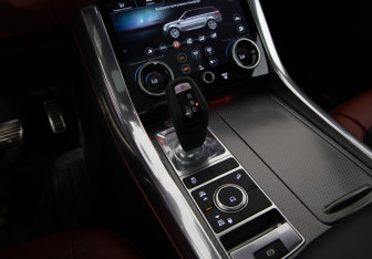 Подержанный автомобиль Land Rover Range Rover Sport 2021 года (15 фото)