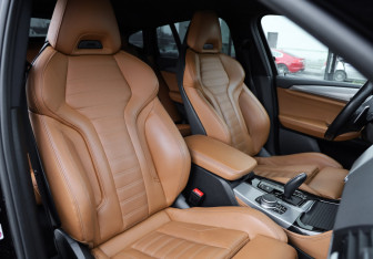 Подержанный автомобиль BMW X4 2020 года (29 фото)