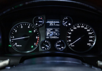 Подержанный автомобиль Lexus LX 2012 года (14 фото)