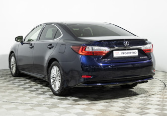 Подержанный автомобиль Lexus ES 2016 года (7 фото)