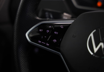 Подержанный автомобиль Volkswagen Tiguan 2021 года (13 фото)