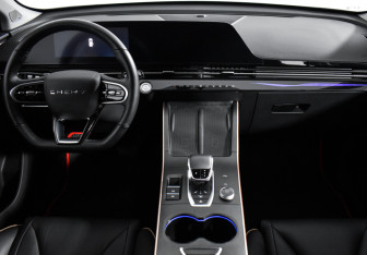 Подержанный автомобиль Omoda C5 2023 года (15 фото)