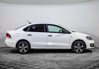 Подержанный автомобиль Volkswagen Polo Sedan 2018 года (4 фото)