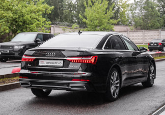 Подержанный автомобиль Audi A6 Sedan 2021 года (6 фото)