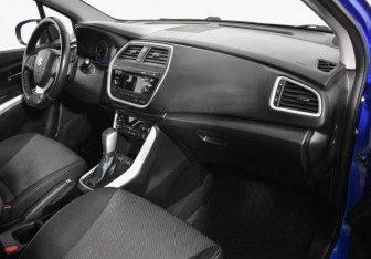 Подержанный автомобиль Suzuki SX4 Hatchback 2014 года (12 фото)