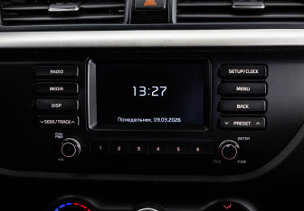 Подержанный автомобиль Kia Rio Sedan 2017 года (17 фото)