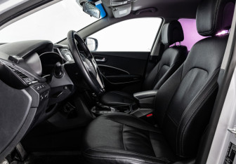 Подержанный автомобиль Hyundai Santa Fe 2012 года (19 фото)