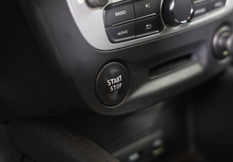 Подержанный автомобиль Renault Megane Hatchback 2014 года (13 фото)