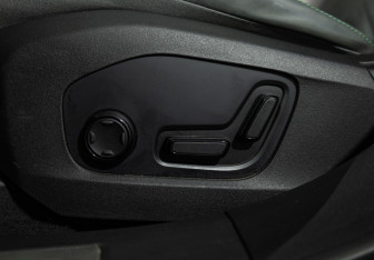 Подержанный автомобиль Zeekr 001 2023 года (21 фото)