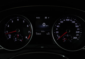 Подержанный автомобиль Volkswagen Passat Sedan 2017 года (12 фото)