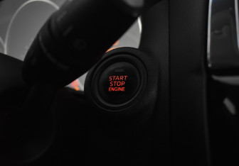 Подержанный автомобиль Mazda CX-5 2012 года (19 фото)