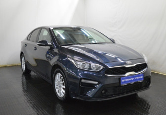 Подержанный автомобиль Kia Cerato Sedan 2021 года (3 фото)